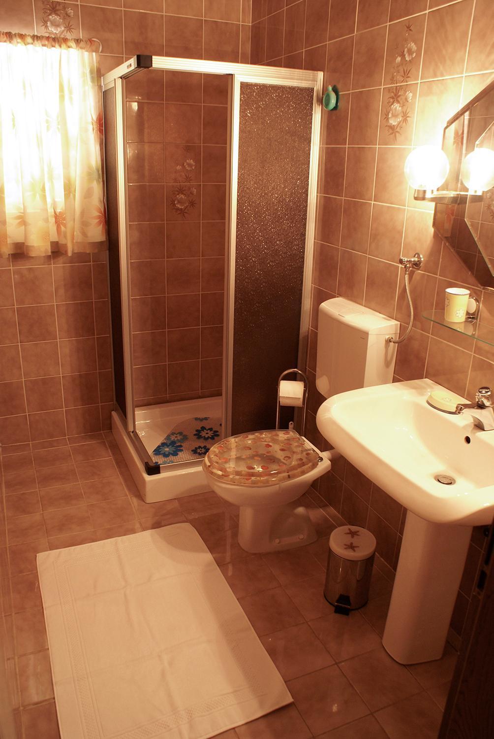 Apartmani Ribarica**** Karlobag Luaran gambar
