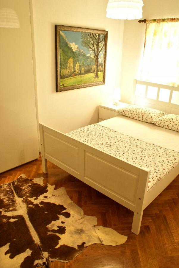 Apartmani Ribarica**** Karlobag Luaran gambar